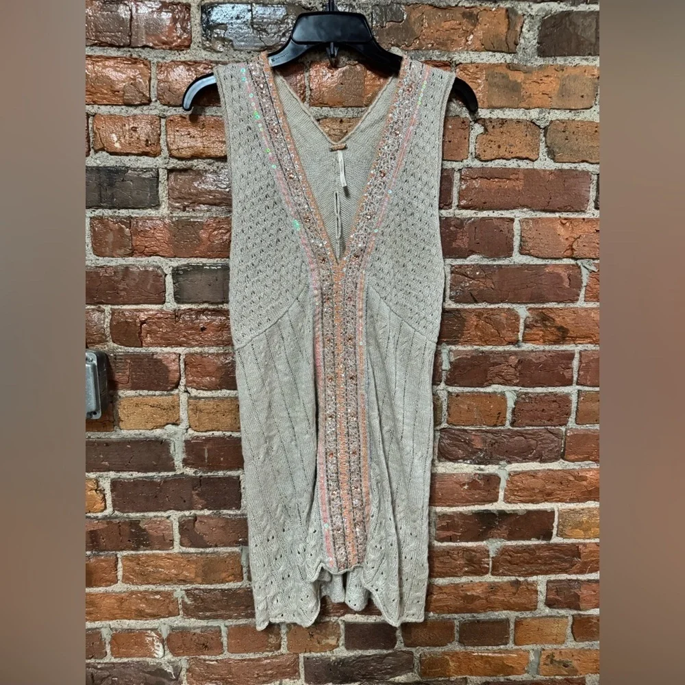 Free People Beige and Pink Sleeveless Knit Tunic Size Medium